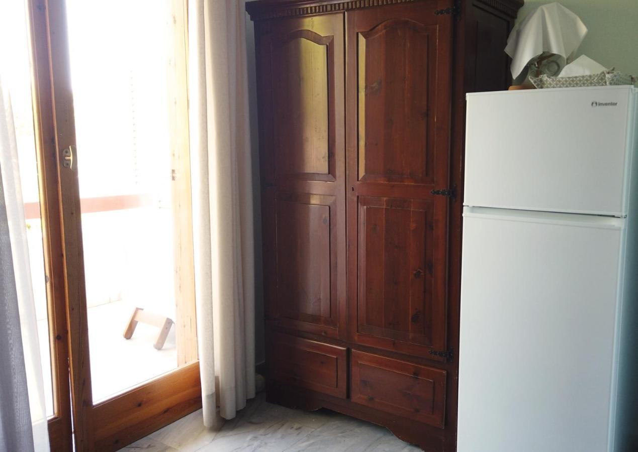 Fistiki Rooms Agia Marina  Exterior foto